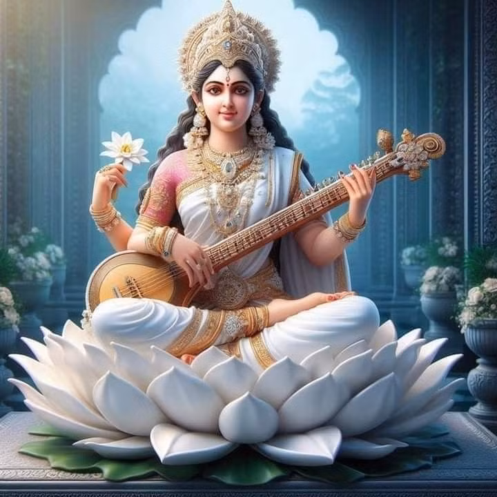  5. Saraswati – Nữ thần của Trí tuệ và Nghệ thuật. Saraswati là nữ thần của học tập và các môn nghệ thuật. Bà là vợ của Brahma và thường được thờ cúng bởi những học giả và nghệ sĩ. Saraswati thường được miêu tả ngồi trên hoa sen hoặc một con thiên nga, tay cầm đàn veena. Ảnh: Pinterest.Ảnh: Pinterest.