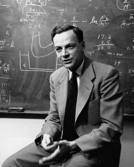  9. Richard Feynman (1918–1988). Feynman, nhà vật lý đoạt giải Nobel, nổi tiếng với phong cách giảng dạy kỳ lạ và phương pháp nghiên cứu không theo khuôn khổ. Ông còn có sở thích bẻ khóa két sắt trong phòng thí nghiệm Los Alamos. Ảnh: Pinterest.