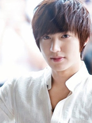 Lee Min Ho cũng tweet đầy chân thành trên trang cá nhân.