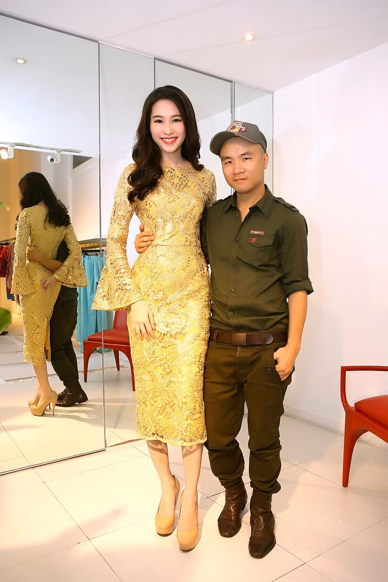 Đêm thời trang của Đỗ Mạnh Cường sẽ diễn ra lúc 19h ngày 20/4 tại Trung Tâm Triển Lãm &amp; Hội Nghị Quốc Tế SECC Phú Mỹ Hưng Quận 7, Tp. HCM với dàn khách mời là tên tuổi hàng đầu của làng thời trang và giải trí Việt.