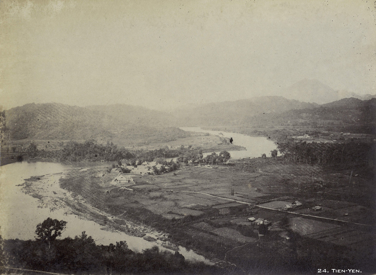 Phong cảnh ở Tiên Yên, Quảng Ninh năm 1899.