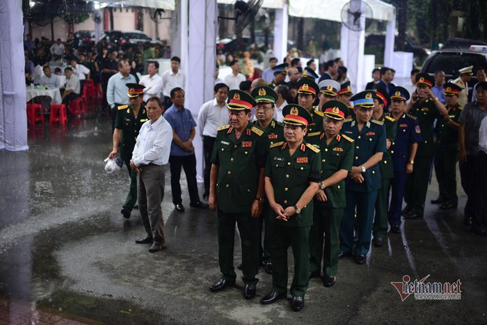 Lanh dao Dang, Nha nuoc vieng nha tinh bao huyen thoai Tran Quoc Huong-Hinh-16