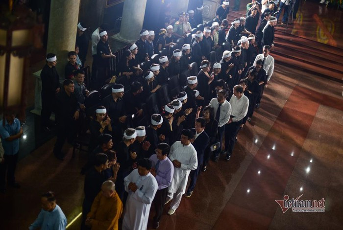 Lanh dao Dang, Nha nuoc vieng nha tinh bao huyen thoai Tran Quoc Huong-Hinh-15