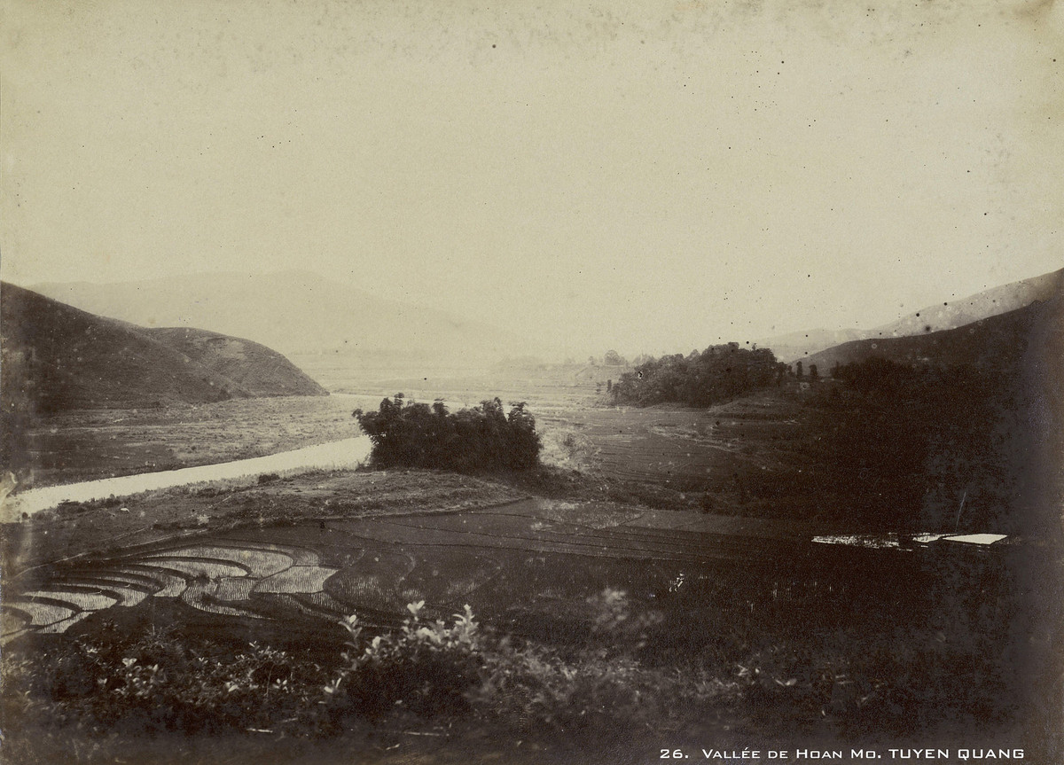 Một thung lũng ở Tuyên Quang năm 1899.
