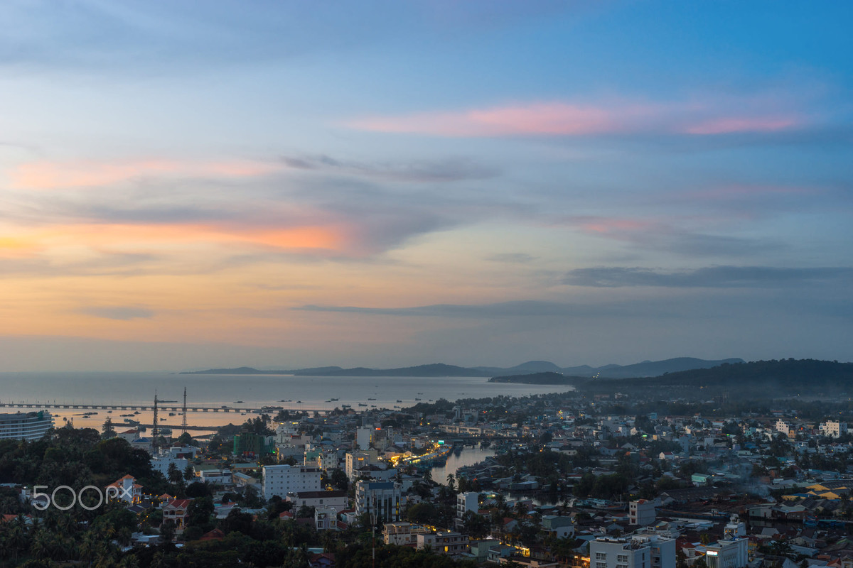 Thị trấn Dương Đông, Phú Quốc, nhìn từ trên cao. Ảnh: Evgeny Drablenkov / 500px.com.