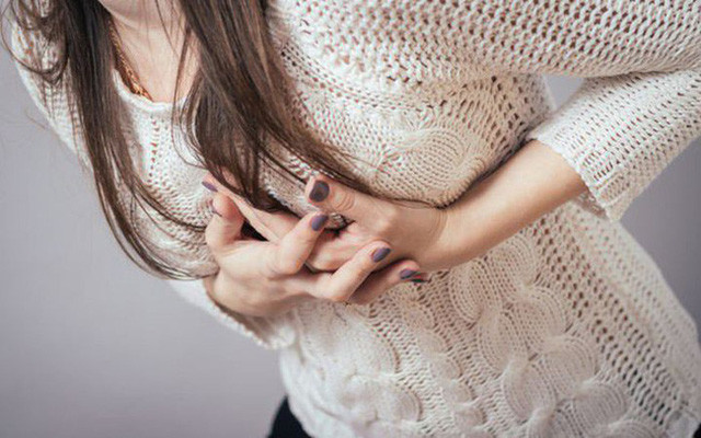 Nu sinh vien khong co thai nhung nguc tiet sua