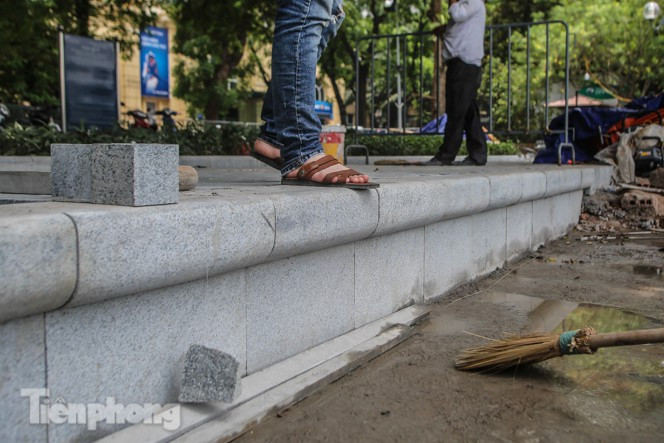 Via he Ho Guom co gi dac biet sau khi lat da hoa cuong?-Hinh-5