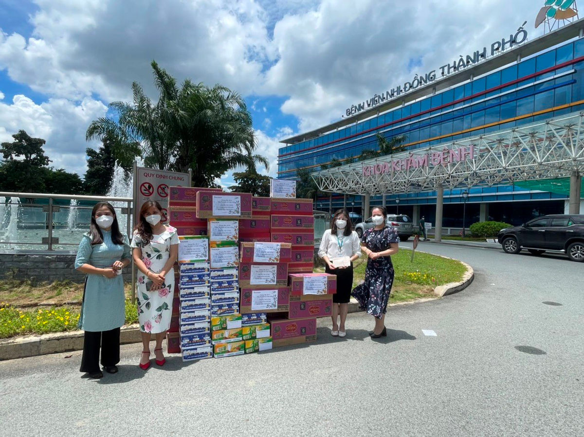 Chung tay ho tro cac phao dai tuyen dau chong dich COVID-19-Hinh-8