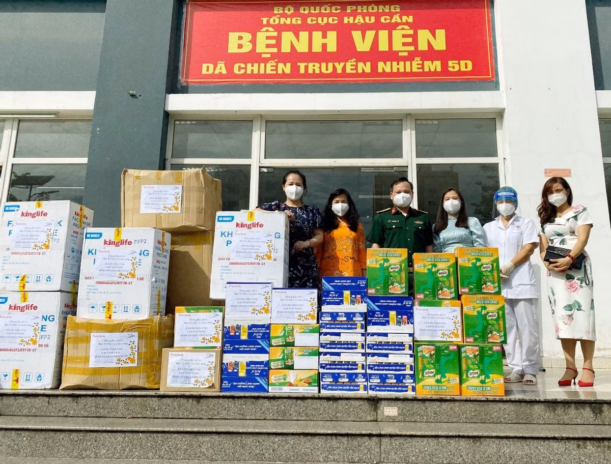 Chung tay ho tro cac phao dai tuyen dau chong dich COVID-19-Hinh-3