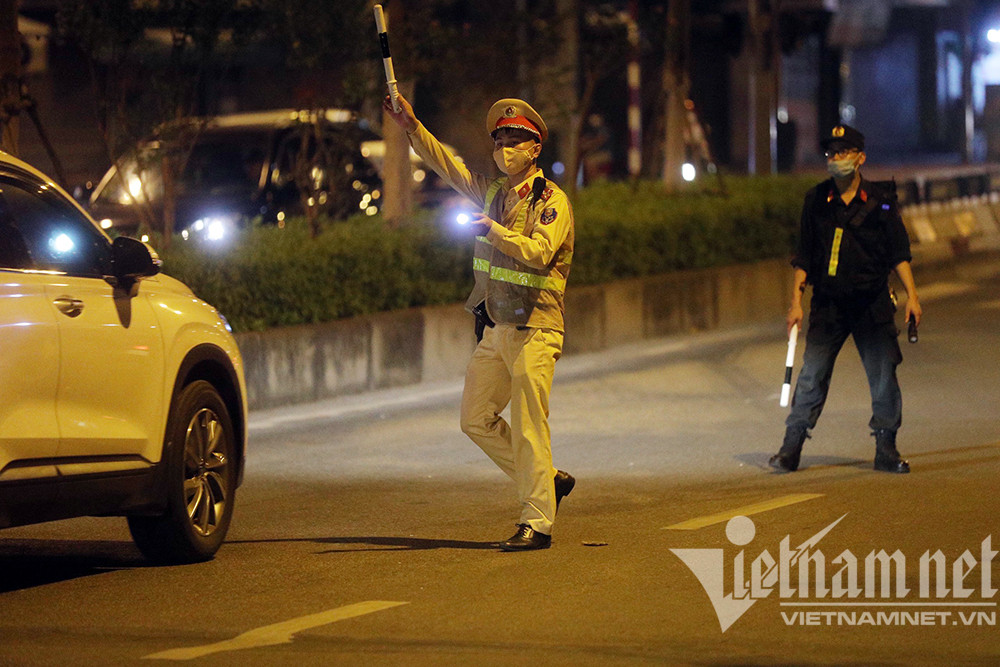 Nhiều nhóm quay xe bỏ chạy khi gặp lực lượng 141 đêm Trung thu Nhieu nhom quay xe bo chay khi gap luc luong 141 dem Trung thu
