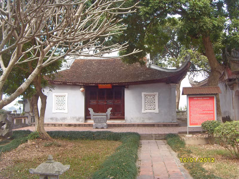 Khu vực hậu cung có Đền Khải Khánh thờ Thân phụ và Thân mẫu Khổng Tử.