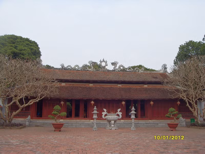 Di vật Lư hương đá từ thời Tây Sơn.