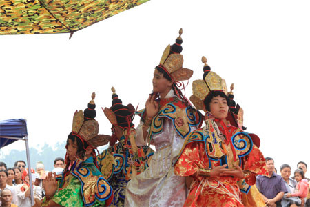 Khoảnh khắc tĩnh tại của các hành giả vũ công.