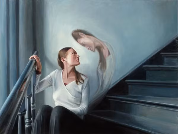 "Soul Out" (Thoát xác) là series tranh màu dầu của nghệ sĩ Deenesh Ghyczy, khắc họa hiện tượng hồn lìa khỏi xác từng được mô tả trong nhiều tài liệu và nghiên cứu khoa học. Lấy cảm hứng từ trải nghiệm thoát xác của các nhân chứng, những bức tranh của Deenesh Ghyczy đã xóa nhòa ranh giới giữa hiện thực và tưởng tượng. “Thoát xác” là hiện tượng con người cảm thấy nhận thức tách ra khỏi cơ thể sống, thậm chí có thể quan sát thấy cơ thể chính mình từ một điểm nhìn khác.