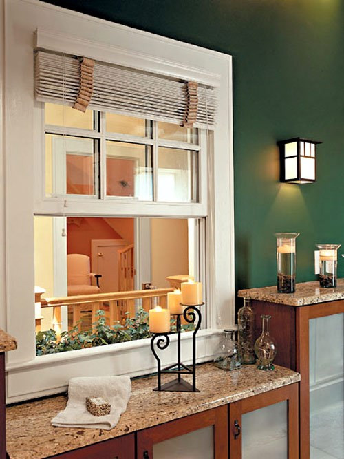 Thứ 1: Các cửa sổ đối diện nhau. Với cuộc chiến giá cả bất động sản ngày càng gia tăng, các công ty thương mại đua nhau xây dựng thật nhiều những tòa nhà cao tầng chọc trời để kiếm lời tối đa. Một số tòa nhà được xây dựng rất sát nhau và cửa sổ của các tòa nhà này sẽ không thể tránh khỏi tình trạng đối diện nhau.