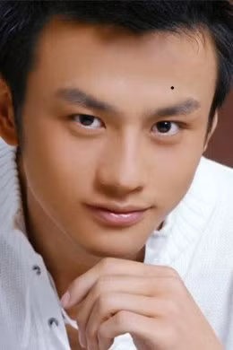 5. Nốt ruồi phú quý: Đây là nốt ruồi thể hiện chủ nhân xuất thân từ gia đình giàu có hoặc dễ dàng có được chức vị nhất định. Điều đó làm cơ sở cho việc tiến thân hoặc gây dựng kinh tế.