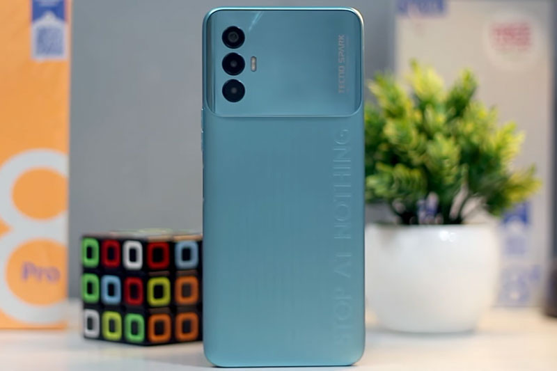 a camera sau của Tecno Spark 8 Pro gồm cảm biến chính độ phân giải 48 MP, khẩu độ f/1.8 cho khả năng lấy nét theo pha.