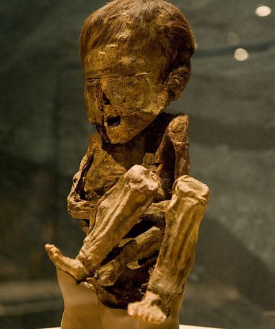 Em bé Peru 4 tuổi này đã mất vào khoảng năm 1300.