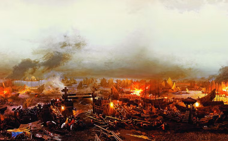 Trong trận đại thủy chiến ở đầm Thị Nại diễn ra giữa quân Tây Sơn và chúa Nguyễn vào năm 1801, quân Nguyễn đã sử dụng lối đánh tập kích thọc sâu bất ngờ và đòn hỏa công tương tự trận Xích Bích diễn ra ở Trung Hoa 16 thế kỷ trước để hủy diệt hạm đội khổng lồ, tưởng như không thể nào bị đánh bại của quân Tây Sơn. Với thất bại này, thủy quân Tây Sơn hầu như đã sụp đổ hoàn toàn, nhường cho nhà Nguyễn nắm giữ quyền kiểm soát vùng biển.