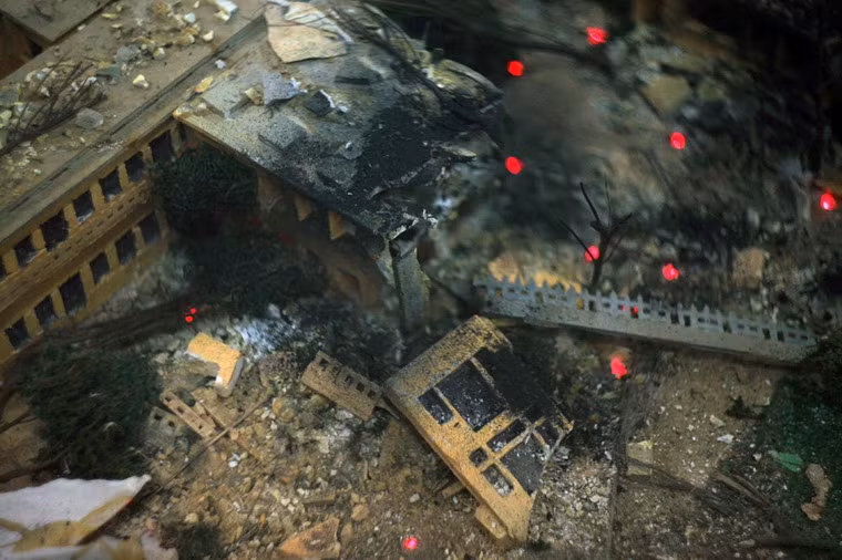 Sau trận ném bom ngày 22/12/1972, vào sáng 27/12/1972, máy bay Mỹ đã bắn một quả tên lửa và ném một quả bom cỡ lớn vào giữa khu vực trung tâm của bệnh viện, phá hủy Phòng Điều trị bệnh tim-mạch, bệnh tiêu hóa, bệnh hô hấp, bệnh thận, Phòng Hậu phẫu, Khoa Sản - Phụ, Phòng đẻ, Phòng mổ, Phòng Điều trị trẻ em...