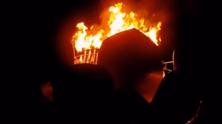 Ngọn đuốc SEA Games 27 rực cháy.