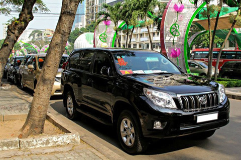 Việt Nam có khoảng 5 chiếc Phantom rồng. Ngoài ra, còn có Toyota Prado, Mercedes-Ben GLK hay BMW 320i.