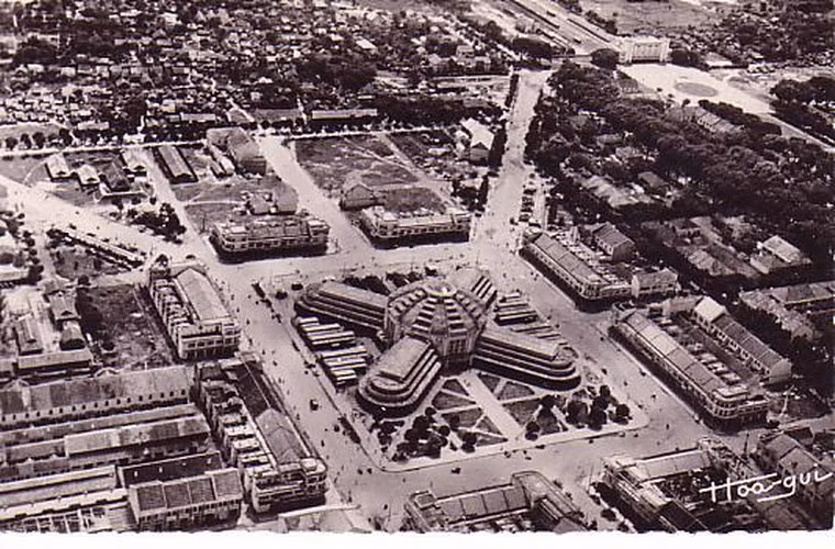 Chợ Trung tâm, một công trình có kiến trúc độc đáo.