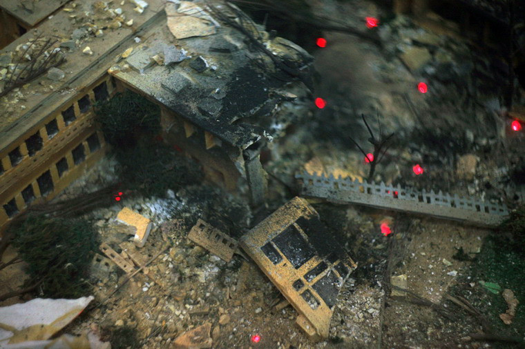 Sau trận ném bom ngày 22/12/1972, vào sáng 27/12/1972, máy bay Mỹ đã bắn một quả tên lửa và ném một quả bom cỡ lớn vào giữa khu vực trung tâm của bệnh viện, phá hủy Phòng Điều trị bệnh tim-mạch, bệnh tiêu hóa, bệnh hô hấp, bệnh thận, Phòng Hậu phẫu, Khoa Sản - Phụ, Phòng đẻ, Phòng mổ, Phòng Điều trị trẻ em...