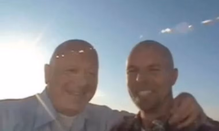 Hakan Nordkvist, người đàn ông Na Uy 36 tuổi cho rằng vào ngày 30/8/2006, trong một lần chui vào đường ống cống của nhà riêng để sửa chữa, ông đã lạc đến năm 2042 khi chui ra khỏi đầu bên kia của đường ống này. Nordkvist đã gặp phiên bản 72 của mình và cả hai cùng nói chuyện với nhau. Nordkvist 72 tuổi có ngoại hình rất giống Nordkvist 36 tuổi và biết hết những bí mật thơ ấu của anh. Cả hai thậm chí có cùng hình xăm trên tay, dù nó mờ hơn ở Nordkvist 72. Nordkvist còn dùng điện thoại ghi lại cuộc gặp này trước khi chui ngược về thời hiện tại.