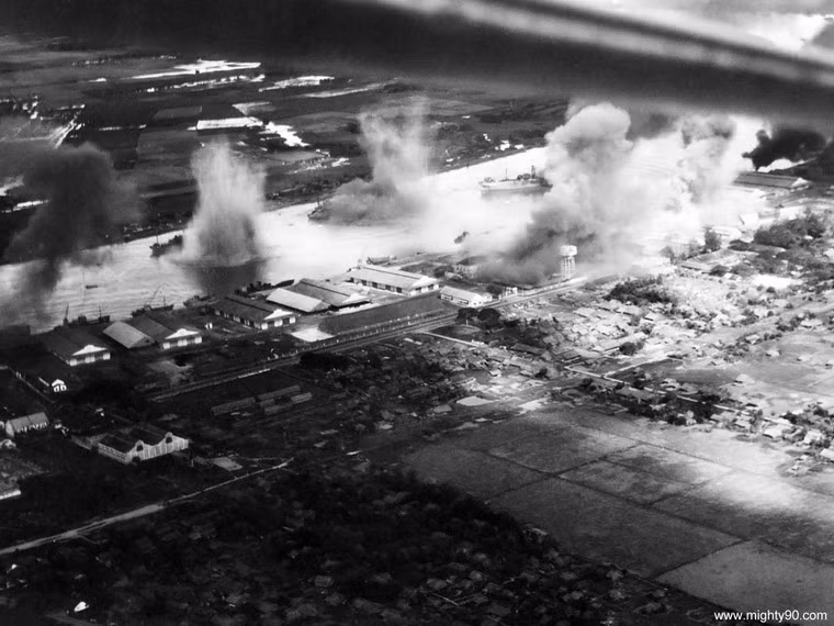 Hai tàu chở hàng và một tàu chở dầu của Nhật bị đánh chìm trên sông Sài Gòn trong các đợt tấn công của máy bay từ tàu sân bay Mỹ USS Ticonderoda CV-14, ngày 12/01/1945.