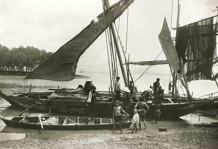 Ngư dân ở Cần Giờ trở về sau chuyến đánh cá.