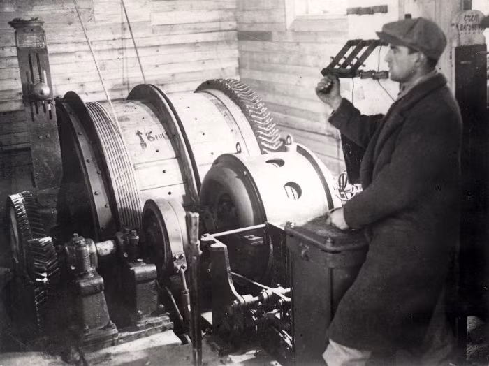 Hệ thống đường tàu điện ngầm Moscow có tổng chiều dài 318km, chạy qua 190 nhà ga.