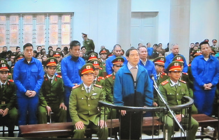 Dương Chí Dũng tại tòa.