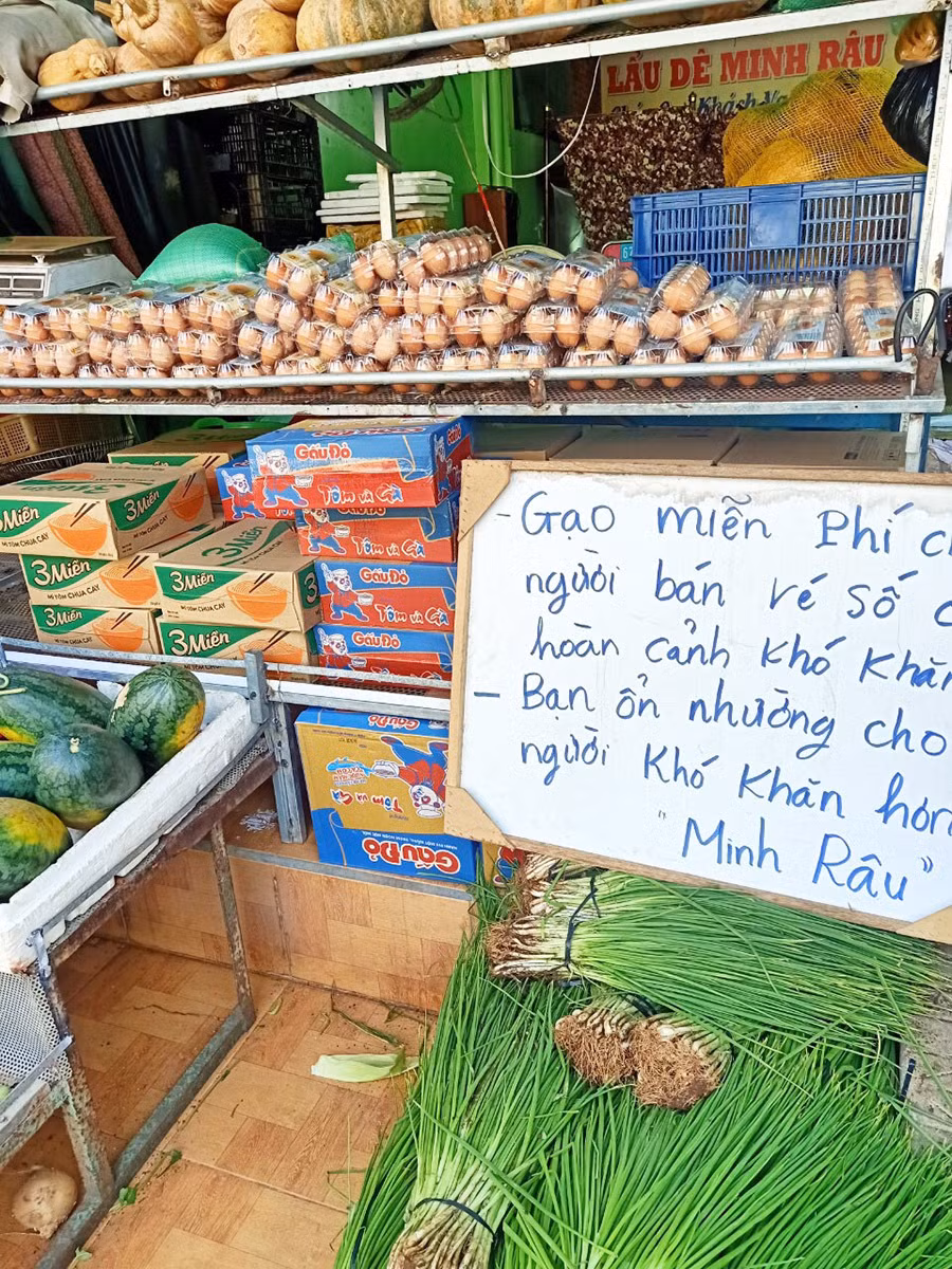 Sau tam bien “Khong deo khau trang ban dat gap doi” cua anh ban rau-Hinh-8