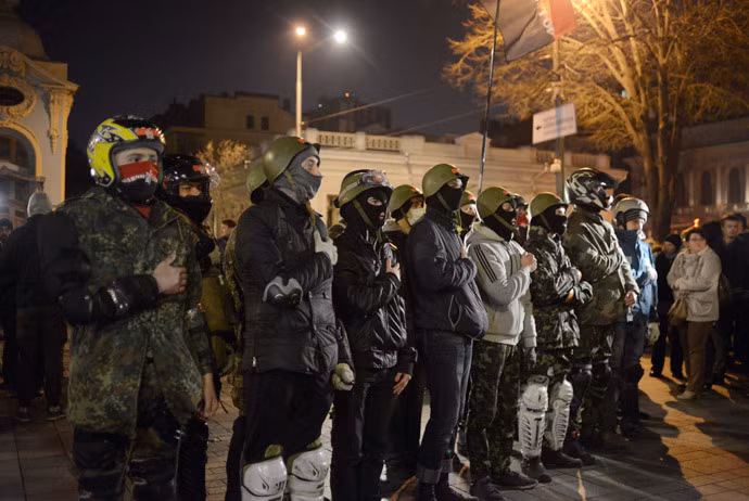 Thành viên Right Sector bao vây tòa nhà Quốc hội, đòi Bộ trưởng Avakov từ chức hôm 27/3.