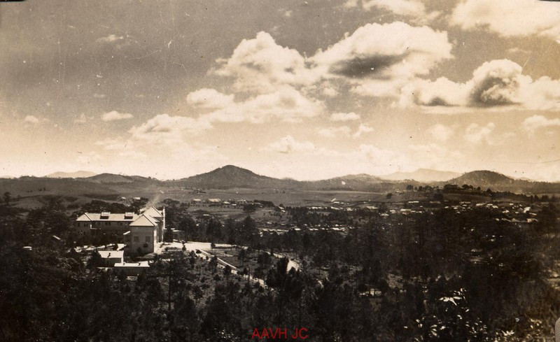 Ngam Da Lat nam 1938 qua anh cua quy ba nguoi Phap