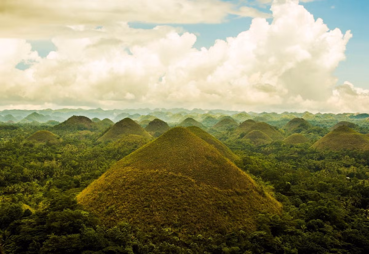 Vùng đồi này đã được nhà nước Philippines được công nhận là Tượng đài Địa lý Quốc gia và đang được đề xuất trở thành Di sản thiên nhiên thế giới UNESCO.