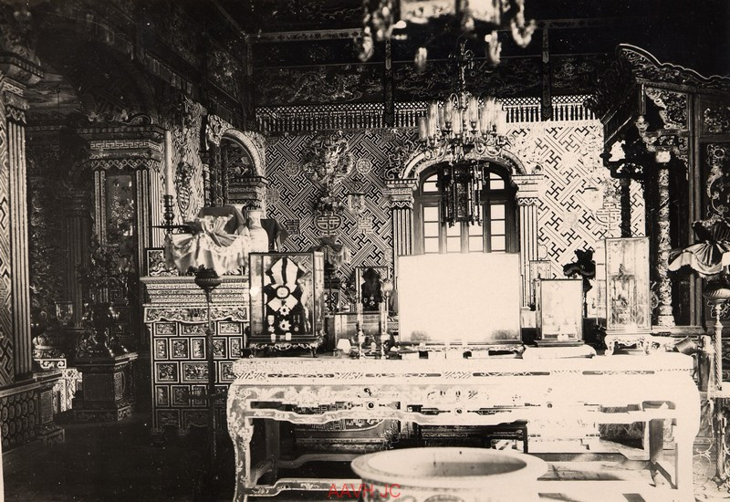 Nội thất của lăng Khải Định, 1935.