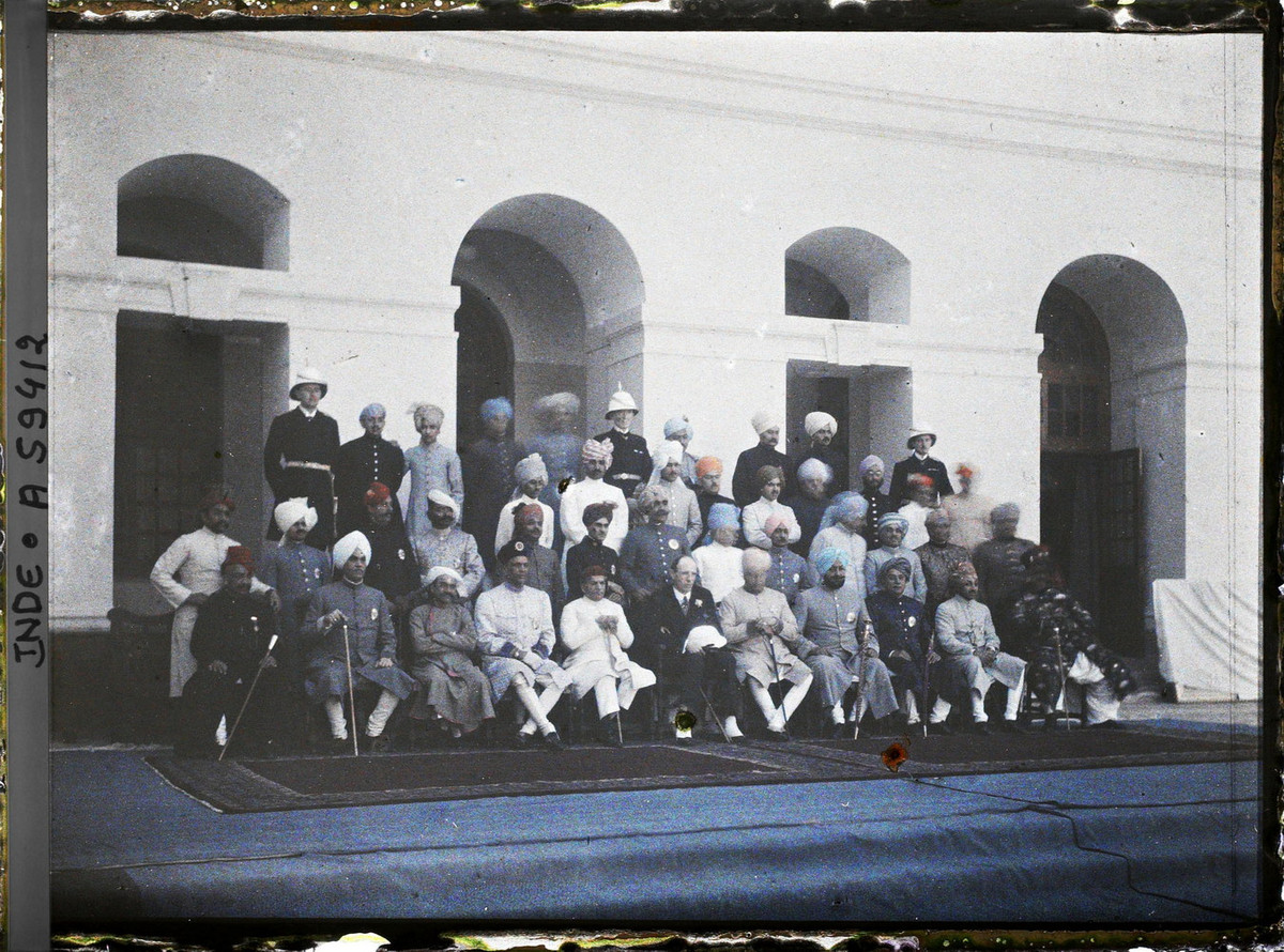 Nhóm quan chức chụp hình lưu niệm trong buổi tiệc chiêu đãi tại trụ sở Quốc hội ở New Delhi.