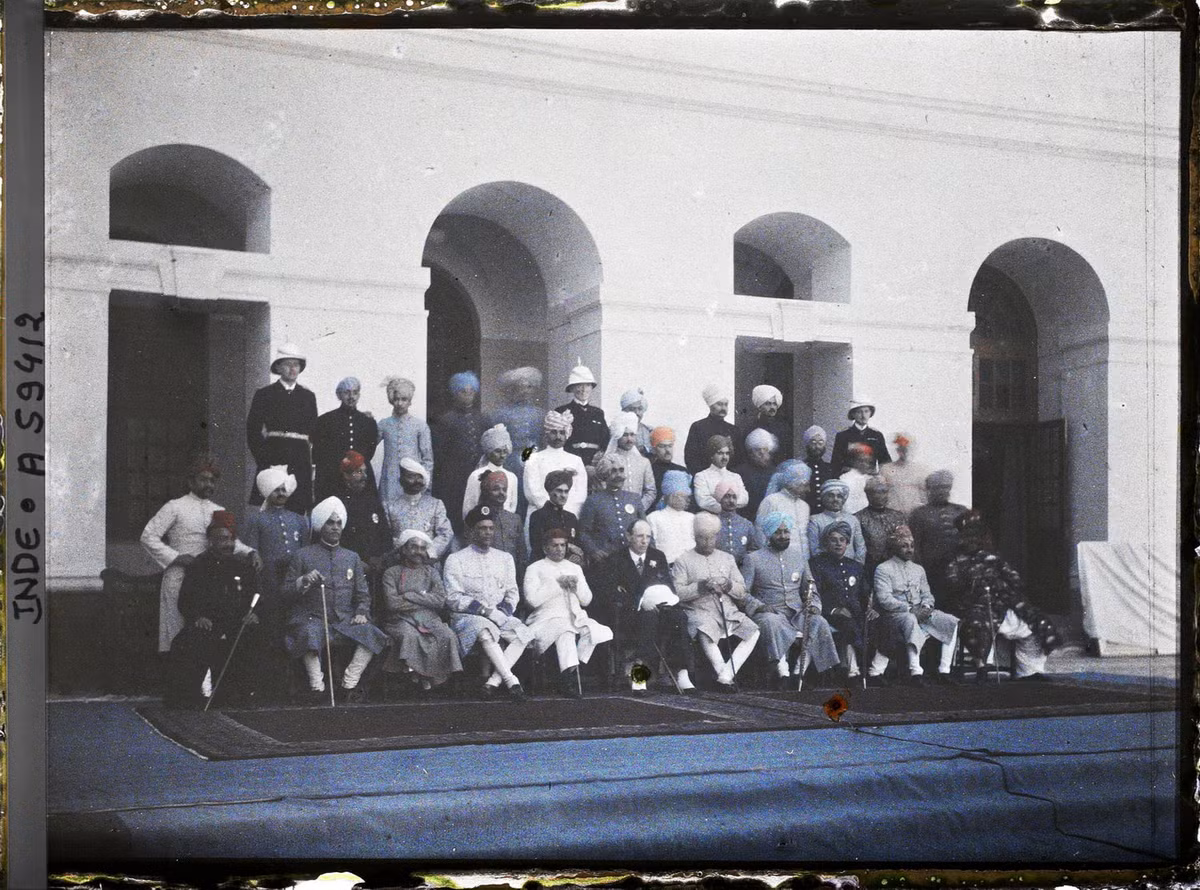 Nhóm quan chức chụp hình lưu niệm trong buổi tiệc chiêu đãi tại trụ sở Quốc hội ở New Delhi.