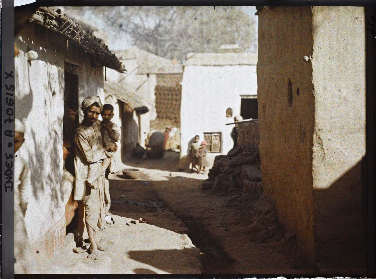 Con hẻm trong một ngôi làng ở ngoại vi Delhi.