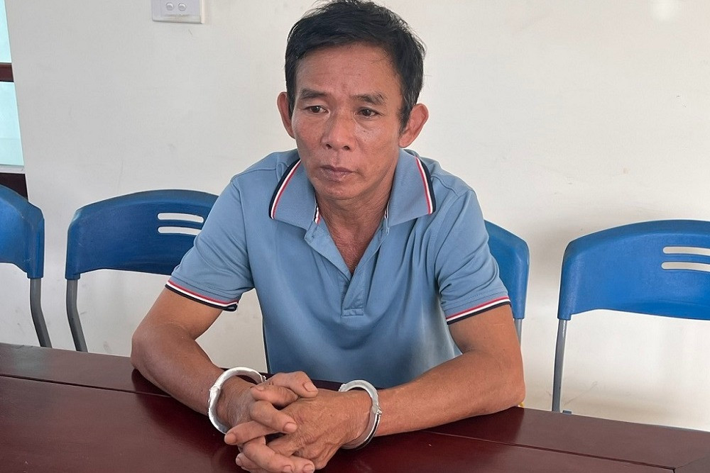 Nghệ An: Bắt kẻ giết người sau 37 năm trốn truy nã Nghe An: Bat ke giet nguoi sau 37 nam tron truy na