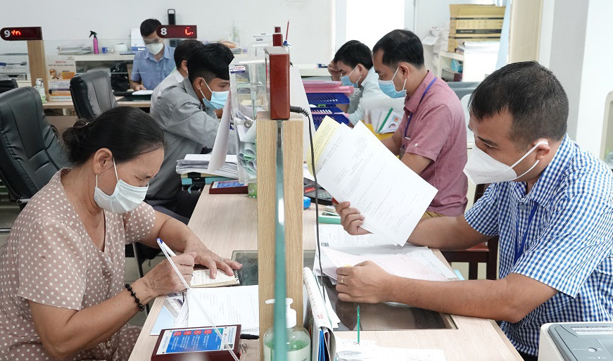 Chinh sach moi: Tang tuoi nghi huu cong an, dieu chinh luong huu