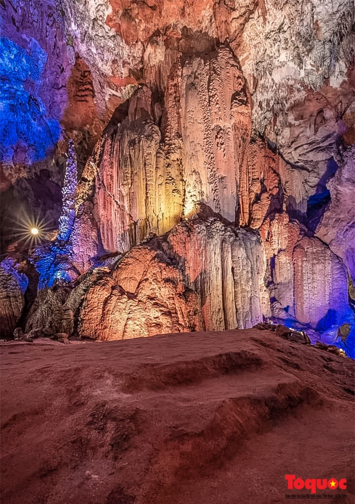 Theo kết quả khảo sát năm 2016 của Viện Địa chất khoáng sản, động Ngườm Ngao dài 2.769,6m, sâu 61,1m, có 2 tầng hang hoạt động (ngang mức suối) và hóa thạch (cao hơn suối khoảng 50m). Động có 5 cửa ở các khoảng độ cao 420-507m trên mực nước biển.