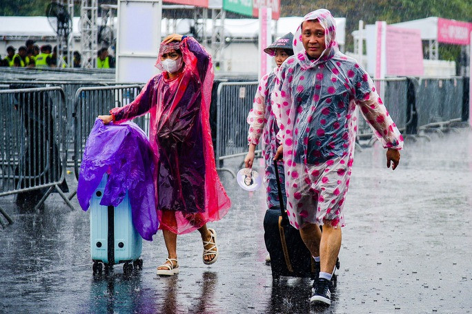 Theo dự báo, trong chiều 30-7, mây đối lưu tiếp tục phát triển, mở rộng gây ra mưa rào và dông trên các khu vực kể trên, sau đó có thể mở rộng sang các quận/huyện khác của TP Hà Nội.