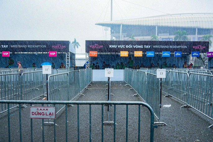 Trung tâm Dự báo Khí tượng Thủy văn quốc gia cảnh báo hiện tượng dông tố, lốc, sét, mưa đá và mưa lớn cục bộ khu vực nội thành Hà Nội.