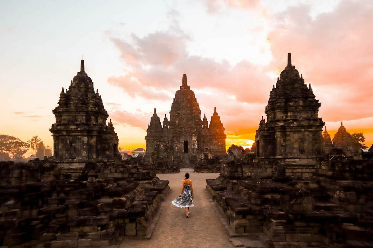 Dù vậy, những gì còn lại của Prambanan vẫn đủ để khiến con người thời nay choáng ngợp. Vào năm 1991, ngôi đền Hindu vĩ đại này đã được UNESCO công nhận là Di sản văn hóa thế giới. Ảnh: Daily Travel Pill.