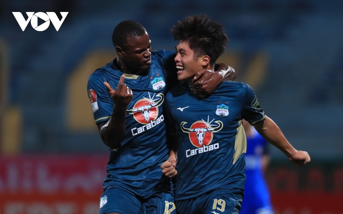 Phai dua tru hang, HAGL van co thong so o top dau V-League 2023