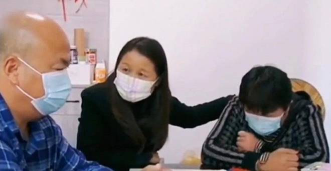 Hanh phuc ben nhau gan 30 nam, chong hoi 1 cau dieng nguoi-Hinh-2