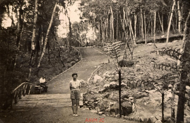 Xem nguoi Phap tan huong cuoc song o khu nghi duong Bach Ma nam 1939